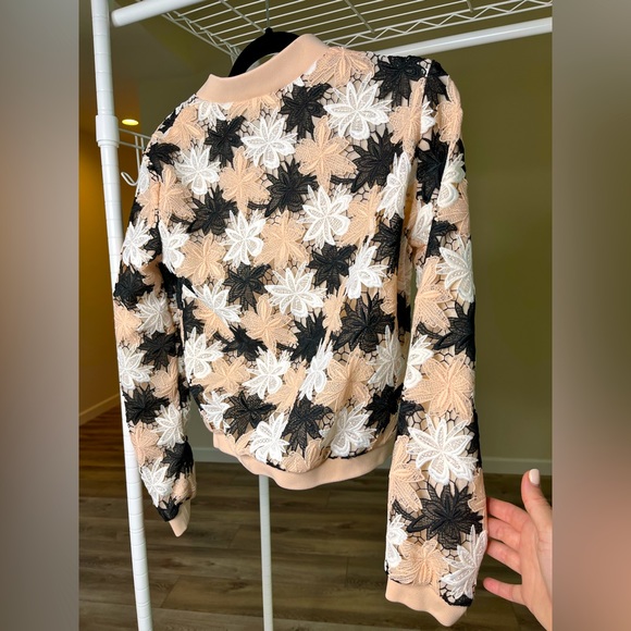 NWT🔥Lucy Paris XS Boomer Style Floral Jacket from Bloomingdale’s - Picture 4 of 11